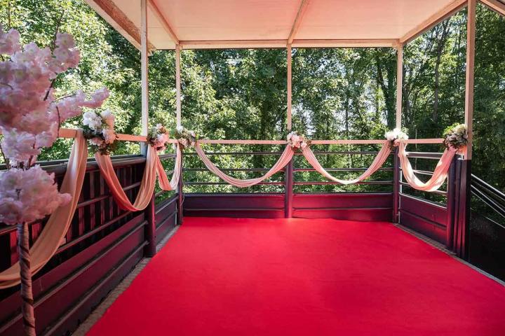 Nous mettons en location des salles adaptées à tous types d’événements.